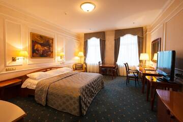 Номер Делюкс с кроватью размера «king-size» в Отеле Europe Hotel